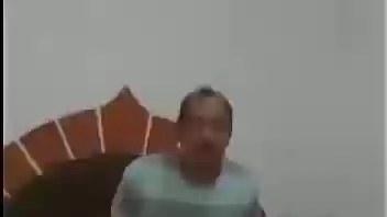 Sobrina cogiendo con el tío