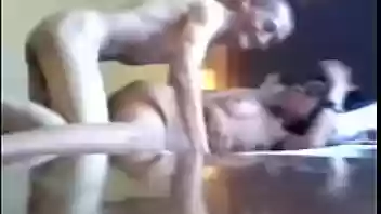 Abuelo se folla a jovencita a cambio de dinero