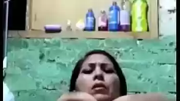 Mi tía susana me envía su video masturbandose